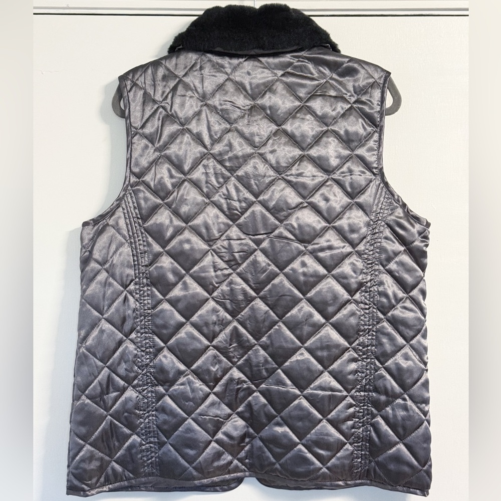 Covington Silver Gray Quilted Vest Women’s L Faux Fur Collar Zip Front - Picture 11 of 16